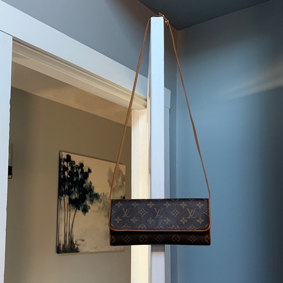 2001 authentic Louis Vuitton Twin Pochette GM Crossbdy with original strap - Picture 1 of 17